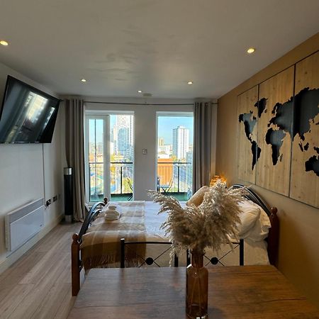Appartement Cozy Flat With Balcony à Londres Extérieur photo