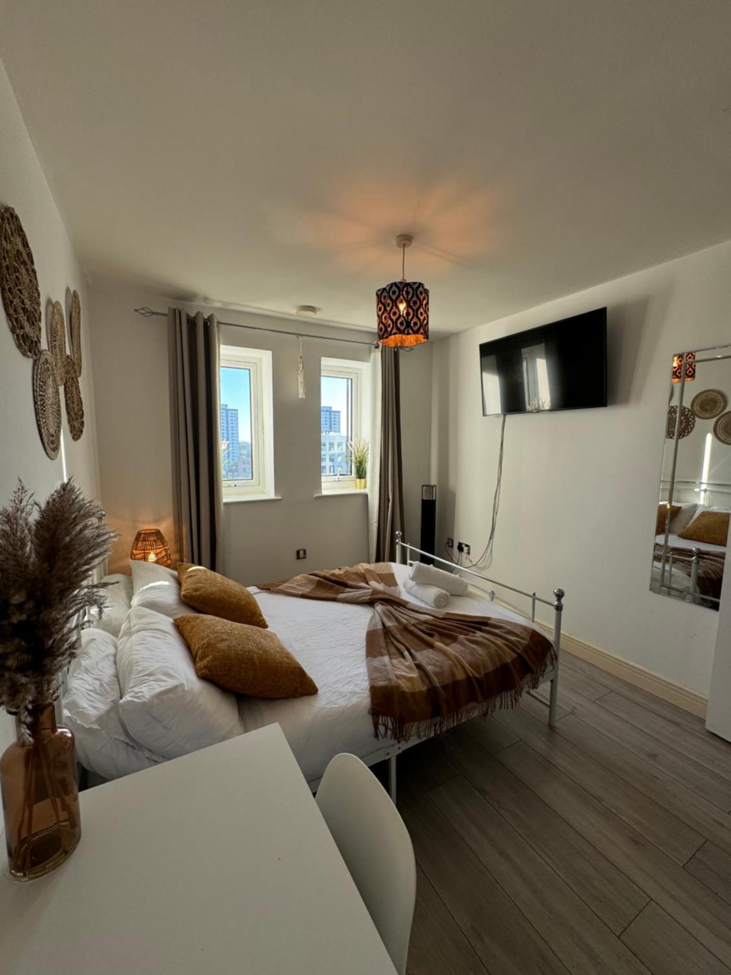 Appartement Cozy Flat With Balcony à Londres Extérieur photo