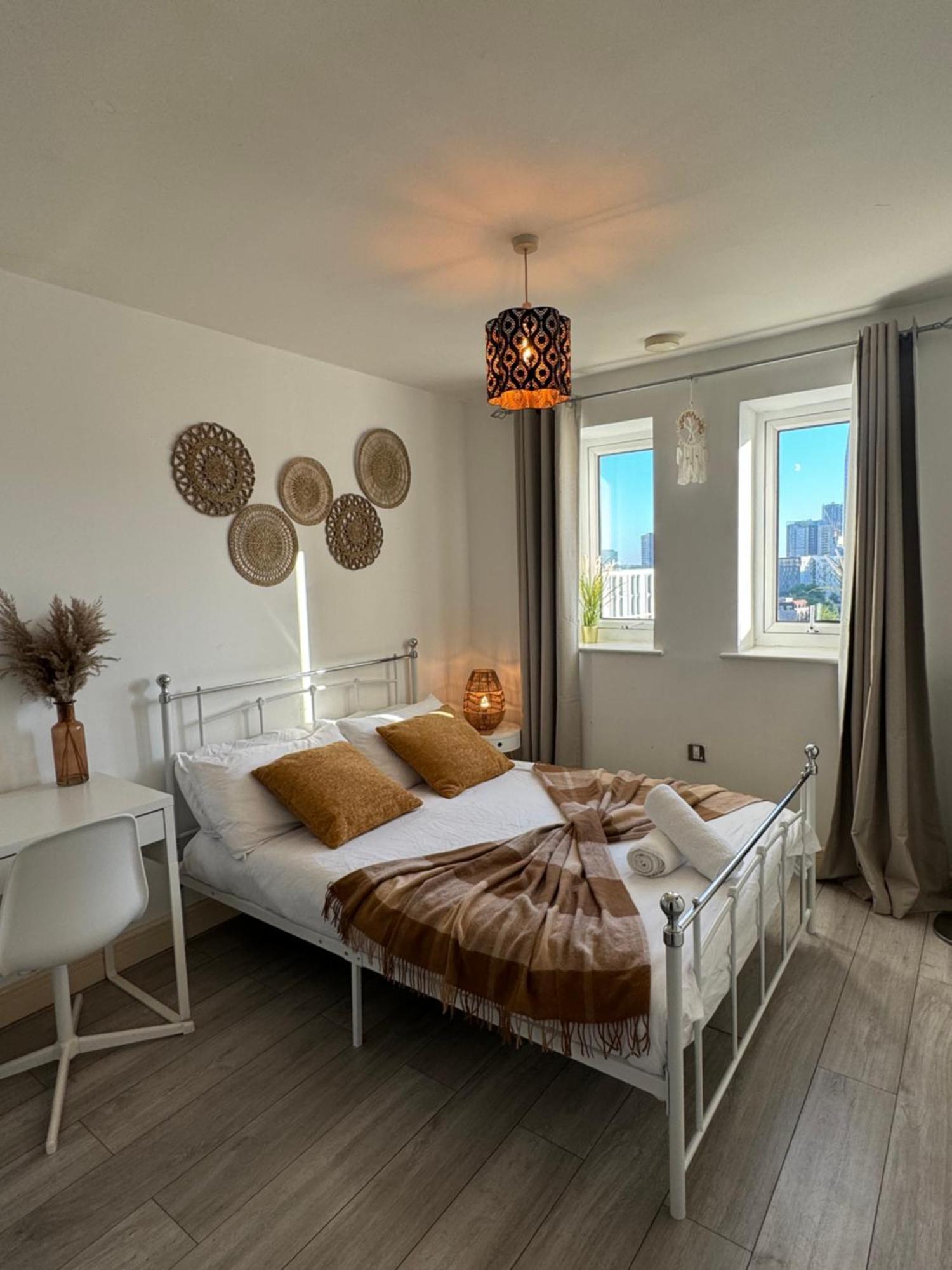 Appartement Cozy Flat With Balcony à Londres Extérieur photo