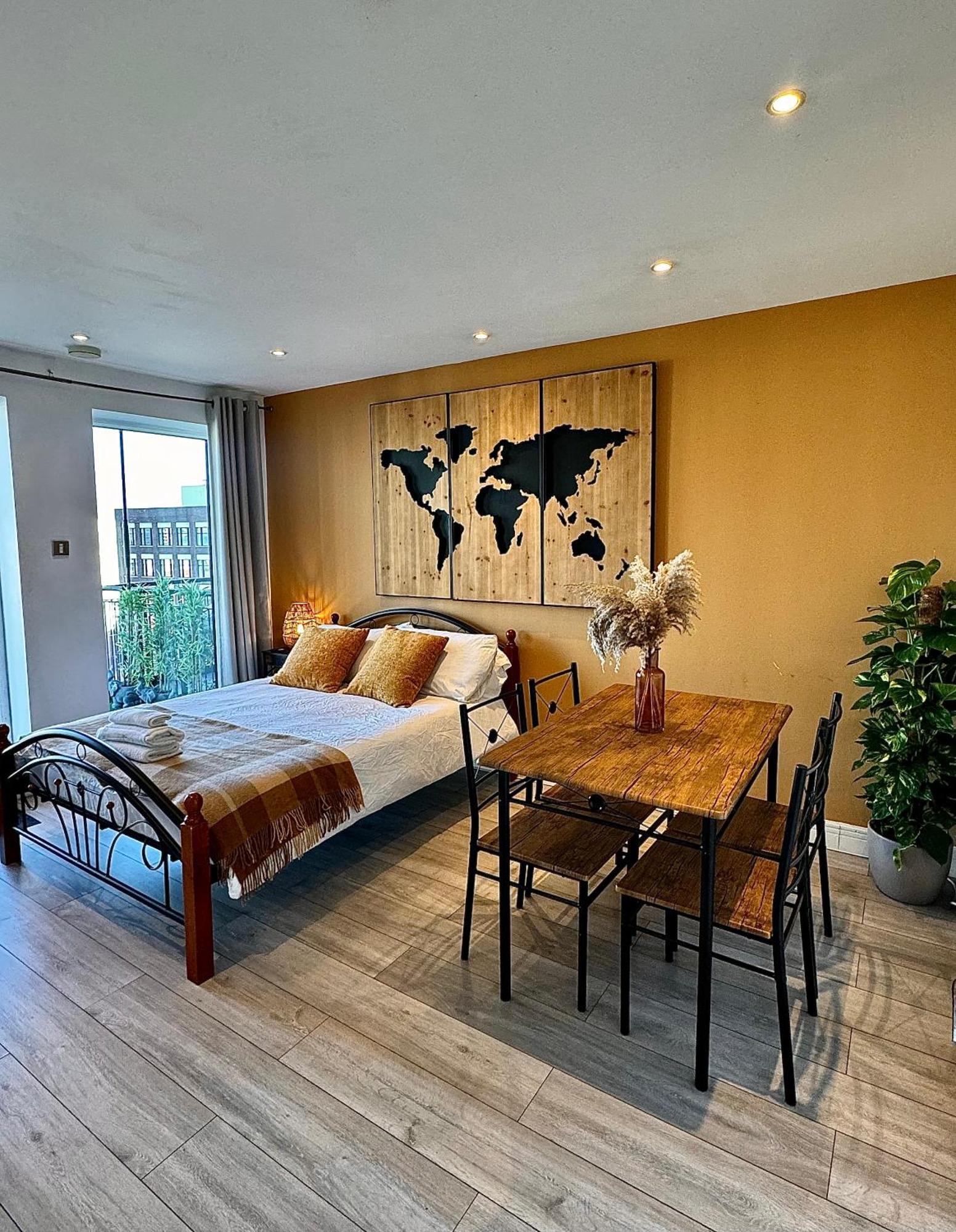Appartement Cozy Flat With Balcony à Londres Extérieur photo